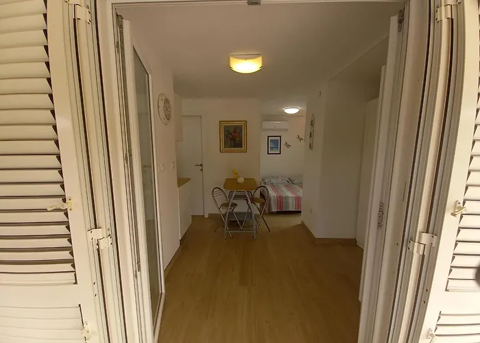 Marina Mala Kuca Apartmán *