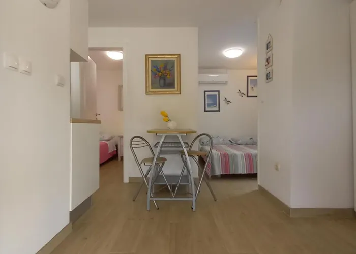 Marina Mala Kuca * סטומורסקה